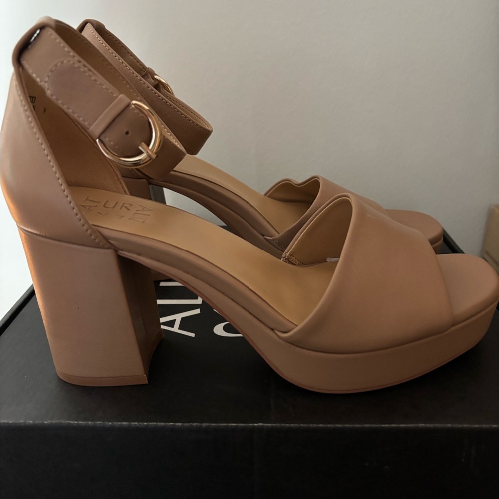 Naturalizer Tan Block Heel Sandals